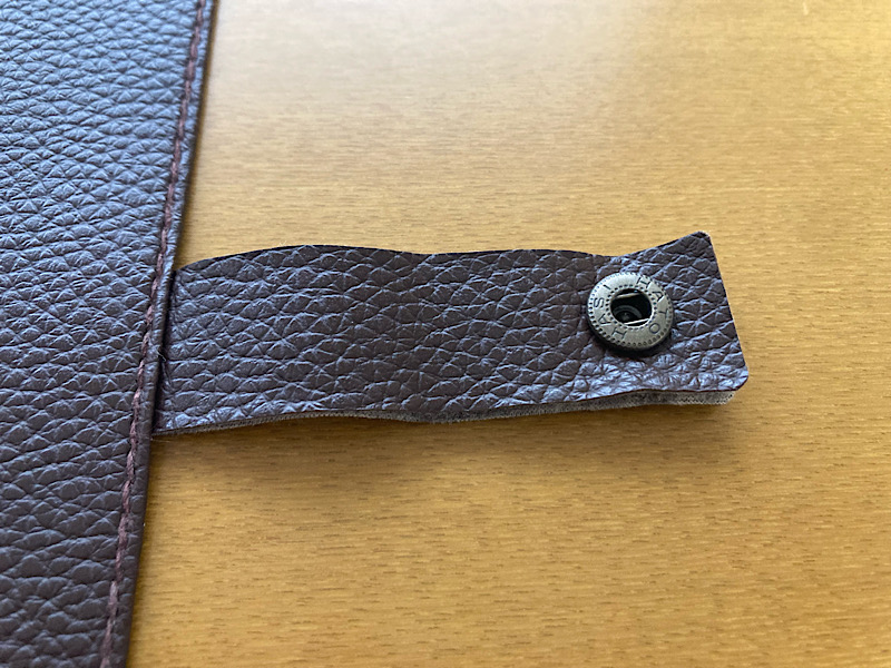 車検証入れ　バネホック　before