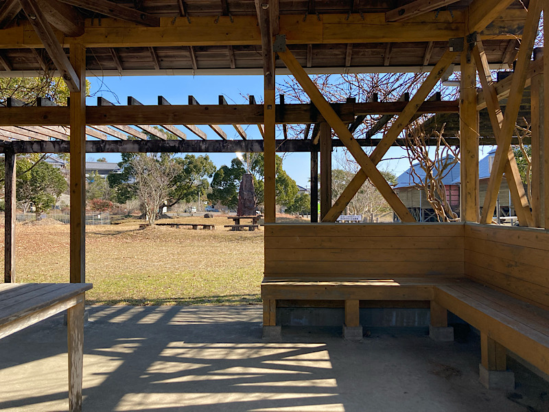 中村　トンボ自然公園　ベンチ