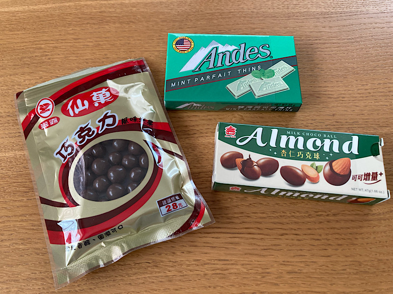 25/10台湾旅行　コンビニおやつ